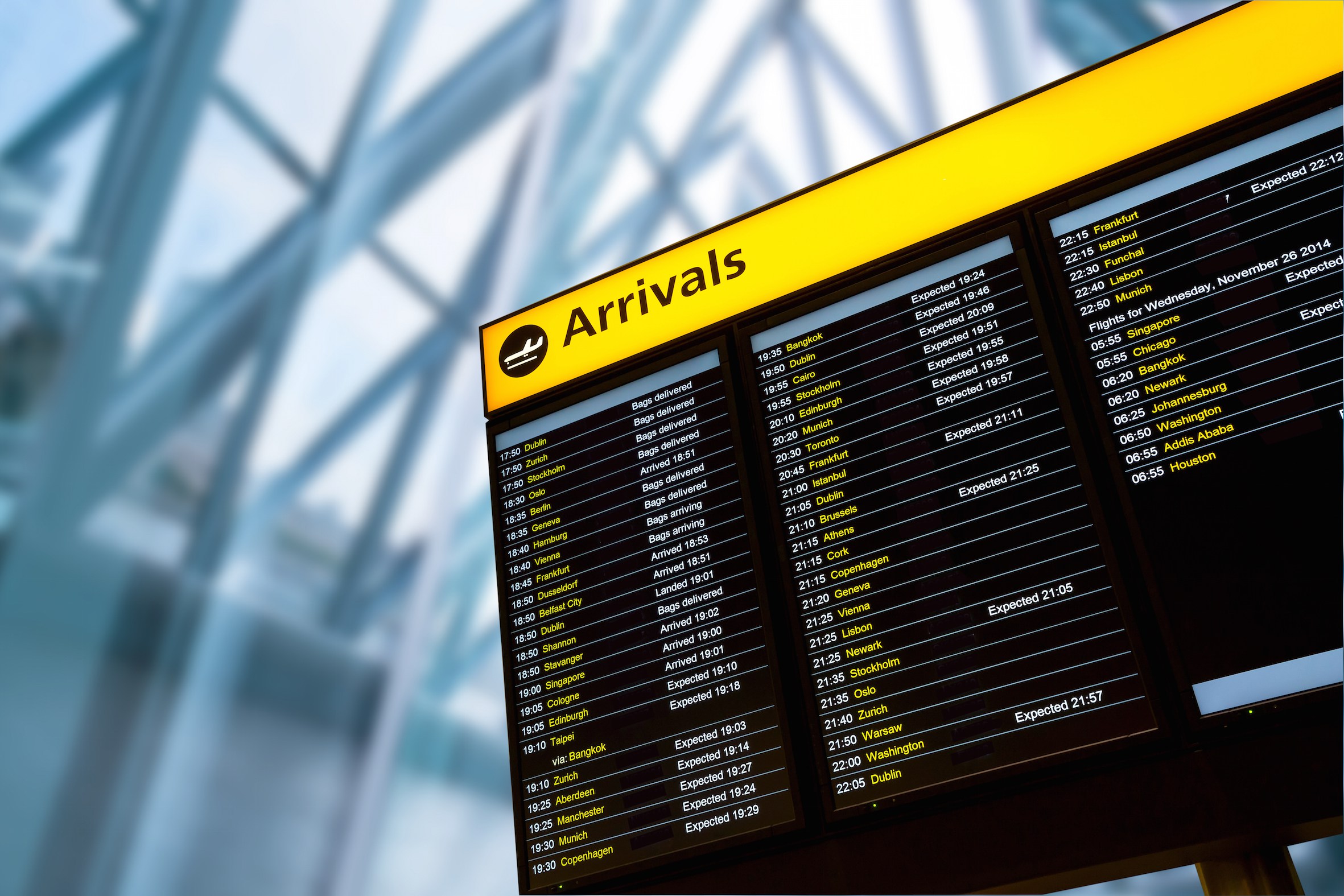 arrivals departures toronto airport